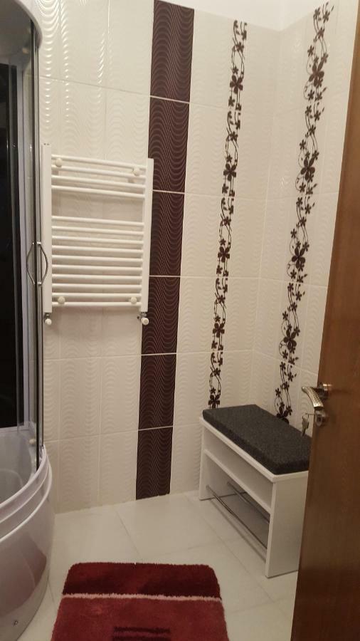 شقة Casa Soarelui Roşu المظهر الخارجي الصورة